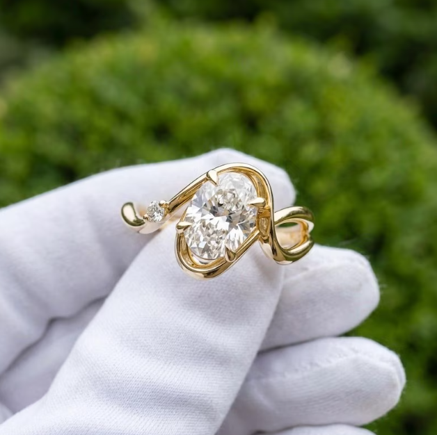 2CT / 3CT / 4CT Oval Cut E VVS2 / VS1 Lab Grown Diamond Engagement Ring | IGI Certified Diamond Ring | Unique Twisted Gold Ring