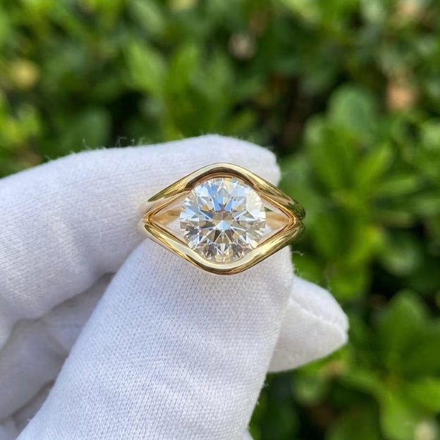 2CT/3CT/4CT Round Cut E VVS2/VS1 Lab Grown Diamond Ring | IGI Certified Diamond Ring | Modern Open Bypass Engagement Ring