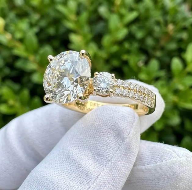 3 CT IGI Certified E VVS2/VS1 Round Cut Lab Grown Diamond Engagement Ring, 3.70 CTW Labgrown Diamond Three Stone Ring