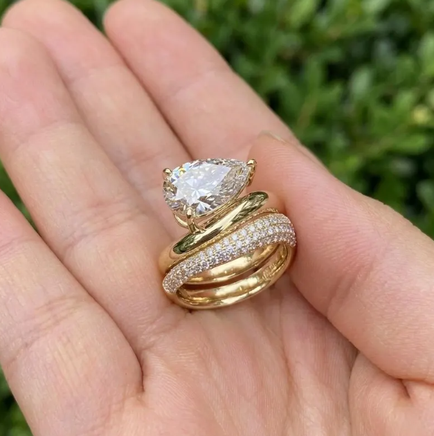 2 CT / 3 CT Pear Cut E VVS2 Lab Grown Diamond Bridal Set, IGI Certified Diamond, Twisted Engagement Ring with Pave Wedding Band, 2 Ring Set