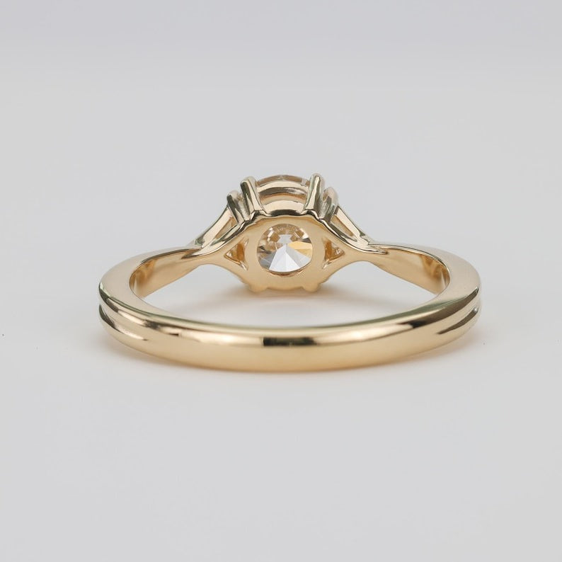 Twisted Double Claw Diamond Engagement Ring