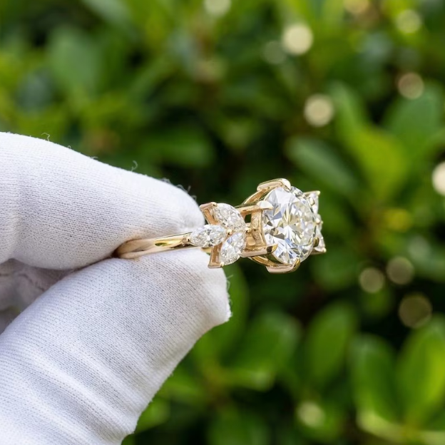 E VVS2/VS1 IGI Certified 2CT to 5CT Round Cut Lab Grown Diamond Engagement Ring | 6 Marquise Side Stones | Floral Leaf Inspired Bridal Ring