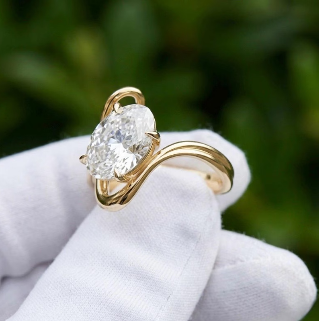  3CT Oval Cut E VVS2 / VS1 IGI Certified Lab Grown Diamond Bridal Set | Curved Matching Wedding Band Set | Gold Unique Engagement Ring