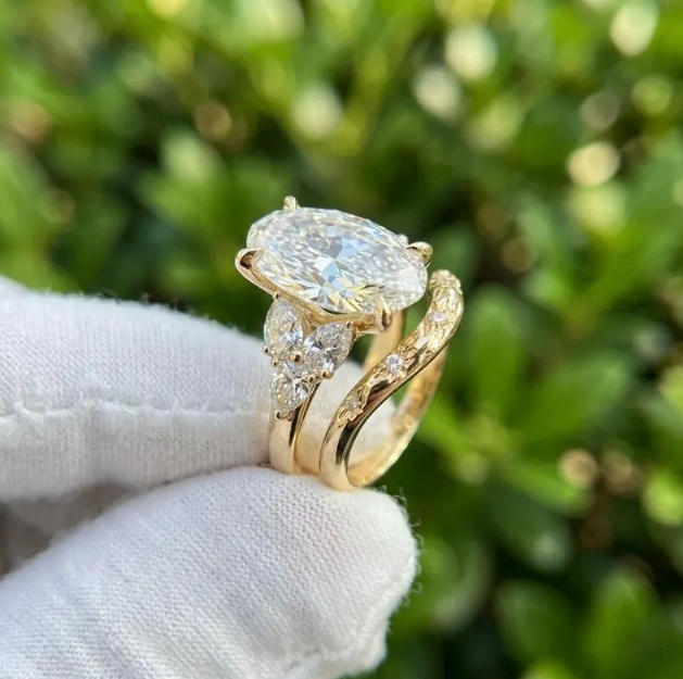 3 CT Oval Cut E VVS2/VS1 Lab Grown Diamond Bridal Set IGI Certified | Pear Side Stone Engagement Ring Set | Unique Two Ring Set