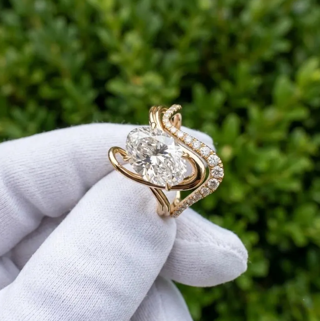  3CT Oval Cut E VVS2 / VS1 IGI Certified Lab Grown Diamond Bridal Set | Curved Matching Wedding Band Set | Gold Unique Engagement Ring