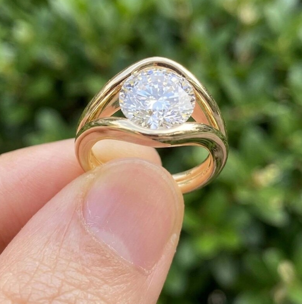 2CT/3CT/4CT Round Cut E VVS2/VS1 Lab Grown Diamond Ring | IGI Certified Diamond Ring | Modern Open Bypass Engagement Ring