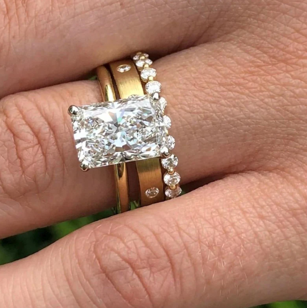 3 CT Radiant Cut E VVS2/VS1 Lab Grown Diamond Ring Set IGI Certified | 3 Piece Bridal Set | Hidden Halo Engagement Ring | Bezel Set
