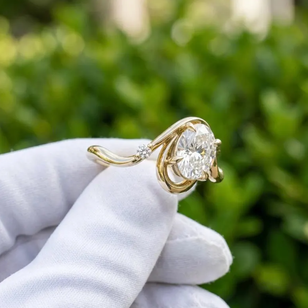 2CT / 3CT / 4CT Oval Cut E VVS2 / VS1 Lab Grown Diamond Engagement Ring | IGI Certified Diamond Ring | Unique Twisted Gold Ring