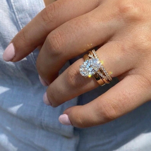 3CT OvalCut IGI Certified E VVS2/VS1 Labgrown Diamond Engagement Ring Set, Triple Pavé Band Ring, Luxury Stacked Wedding Gift