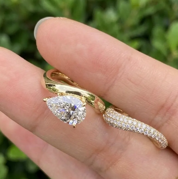 2 CT / 3 CT Pear Cut E VVS2 Lab Grown Diamond Bridal Set, IGI Certified Diamond, Twisted Engagement Ring with Pave Wedding Band, 2 Ring Set