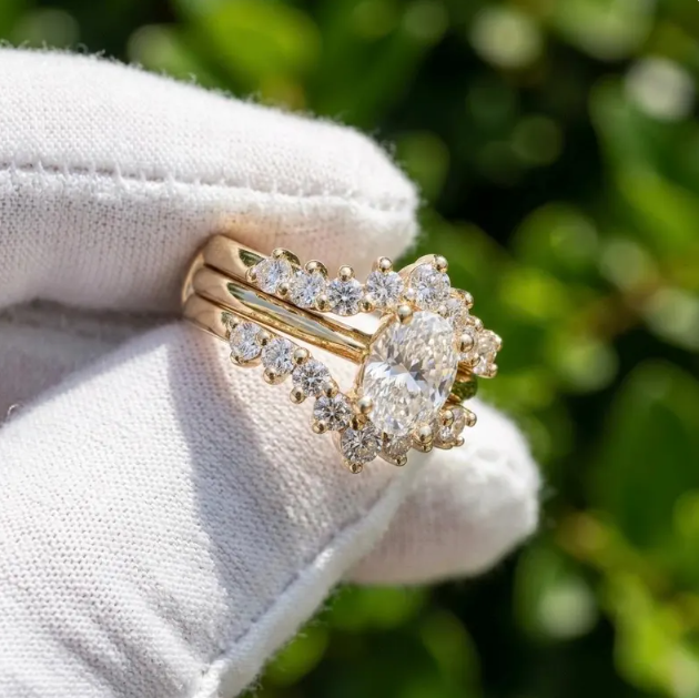 2 CT Oval E-VVS2 Lab Grown Diamond Engagement Ring Set | IGI Certified | 14K Yellow Gold Double Sunburst Ring Guard | Unique Oval Bridal Set