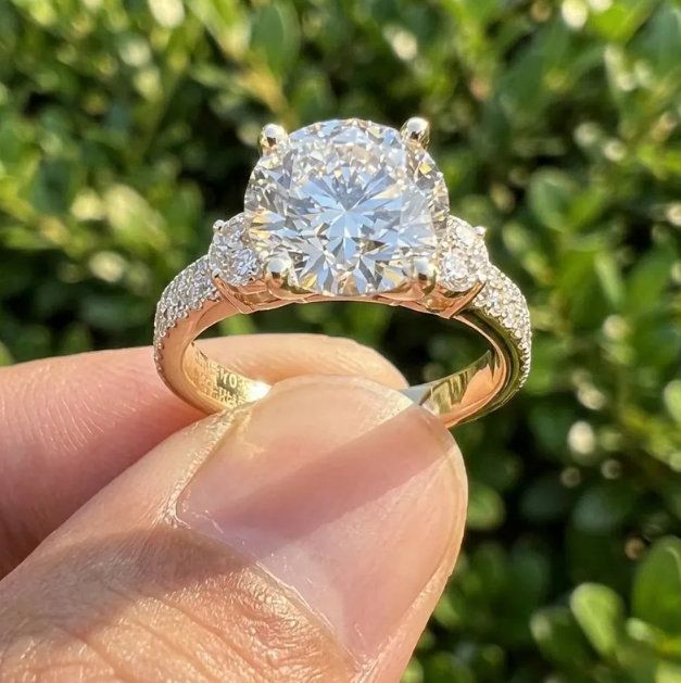 3 CT IGI Certified E VVS2/VS1 Round Cut Lab Grown Diamond Engagement Ring, 3.70 CTW Labgrown Diamond Three Stone Ring