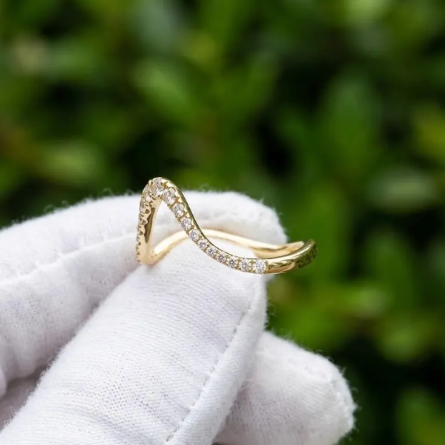  3CT Oval Cut E VVS2 / VS1 IGI Certified Lab Grown Diamond Bridal Set | Curved Matching Wedding Band Set | Gold Unique Engagement Ring
