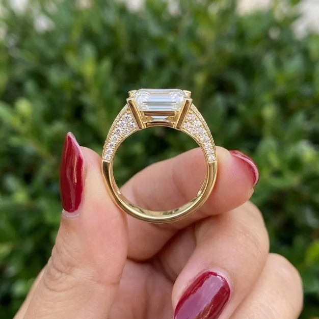 2CT 3CT 4CT - E VVS2/VS1 Emerald Cut Lab Grown Diamond Ring Set in Yellow Gold | IGI Certified Solitaire Engagement Ring