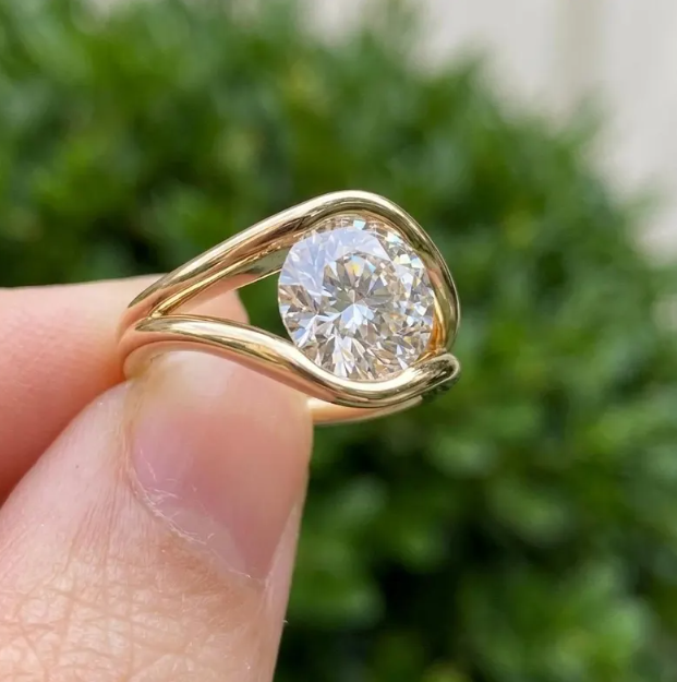 2CT/3CT/4CT Round Cut E VVS2/VS1 Lab Grown Diamond Ring | IGI Certified Diamond Ring | Modern Open Bypass Engagement Ring