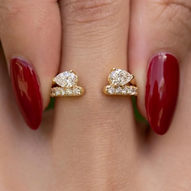 E VVS2/VS1 IGI Certified Oval Cut 2CT/3CT/4CT Lab Grown Diamond Bridal Set | 2 Ring Matching Set | Pear & Round Diamond Wedding Band