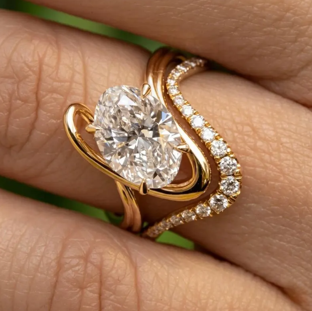 3CT Oval Cut E VVS2 / VS1 IGI Certified Lab Grown Diamond Bridal Set | Curved Matching Wedding Band Set | Gold Unique Engagement Ring