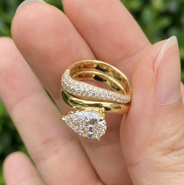 2 CT / 3 CT Pear Cut E VVS2 Lab Grown Diamond Bridal Set, IGI Certified Diamond, Twisted Engagement Ring with Pave Wedding Band, 2 Ring Set