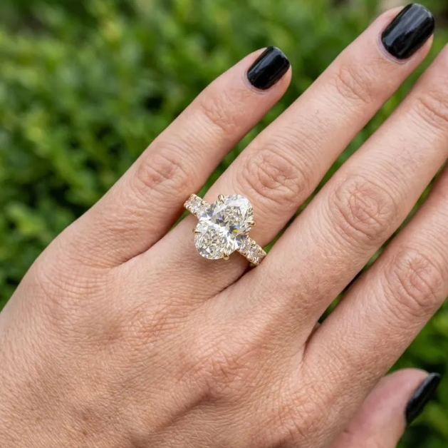 4CT IGI Certified Oval Cut E VVS2/VS1 and 6CTW Lab Growns Diamond Engagement Ring Set in | Hidden Halo Pavé Statement Ring | 2CT Round dia.