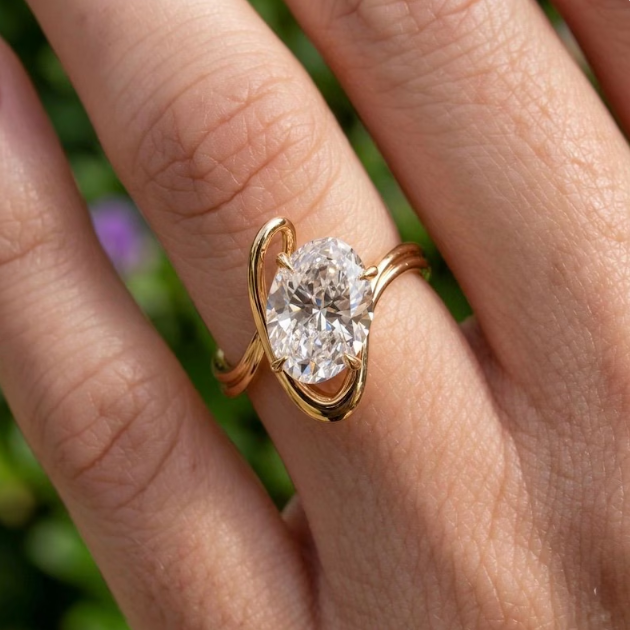  3CT Oval Cut E VVS2 / VS1 IGI Certified Lab Grown Diamond Bridal Set | Curved Matching Wedding Band Set | Gold Unique Engagement Ring