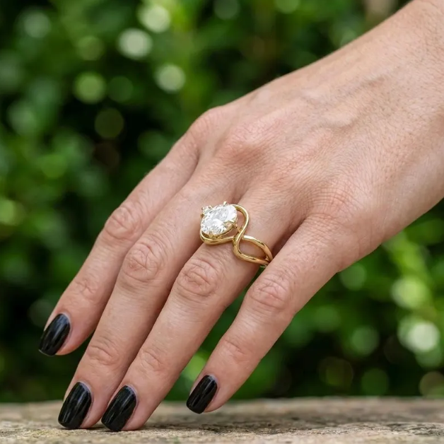 2CT / 3CT / 4CT Oval Cut E VVS2 / VS1 Lab Grown Diamond Engagement Ring | IGI Certified Diamond Ring | Unique Twisted Gold Ring