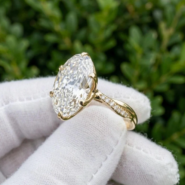 3 CT Oval Cut E VVS2/VS1 Lab-Grown Diamond Ring IGI Certified | Solid 10K/14K/18K Gold Engagement Ring | Pave Band Solitaire Ring