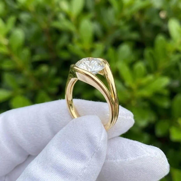2CT/3CT/4CT Round Cut E VVS2/VS1 Lab Grown Diamond Ring | IGI Certified Diamond Ring | Modern Open Bypass Engagement Ring