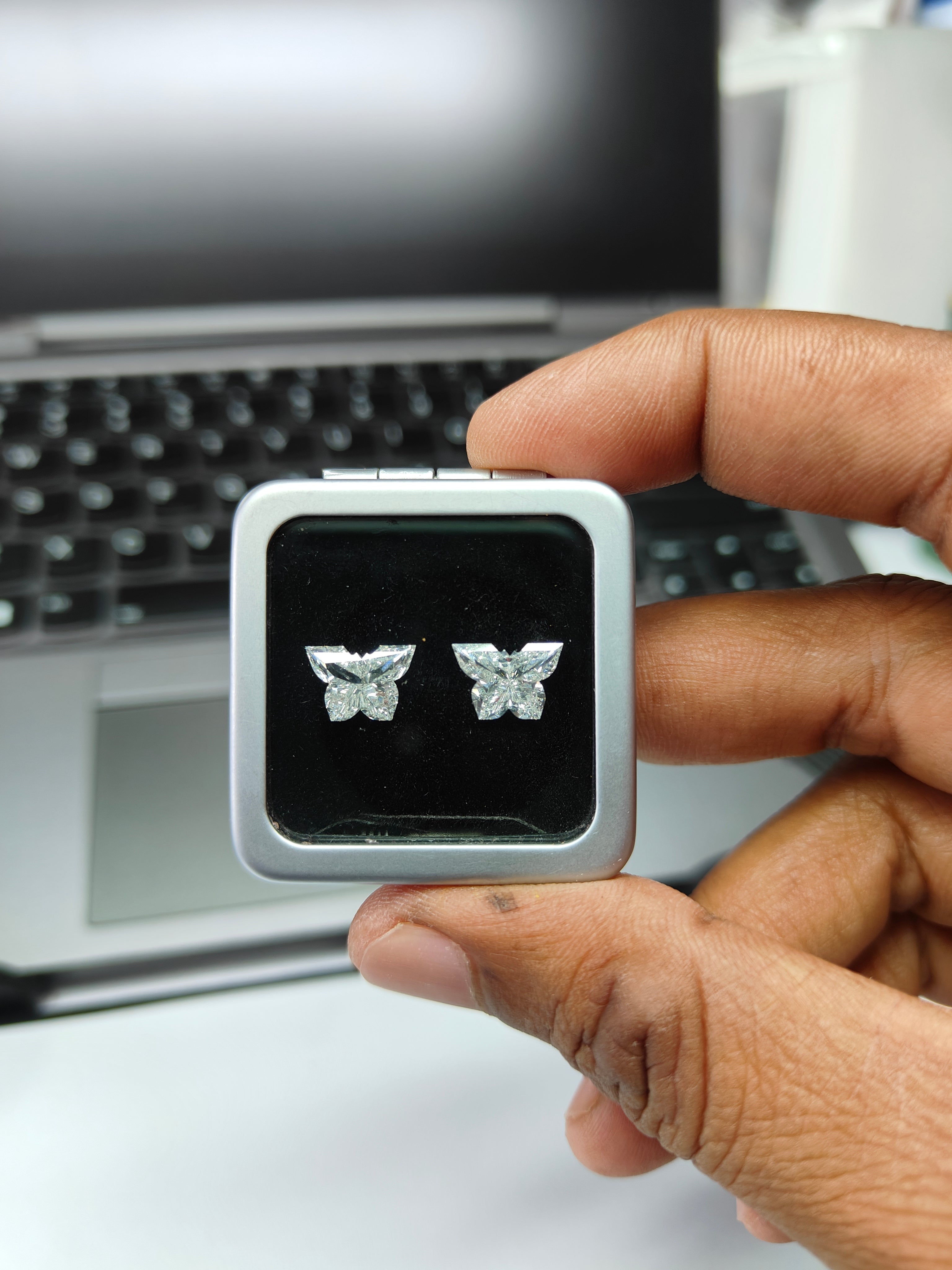 DEF VS-VVS 2.00 PAIR LAB GROWN DIAMONDS. BEAUTIFUL BUTTERFLY CUTS