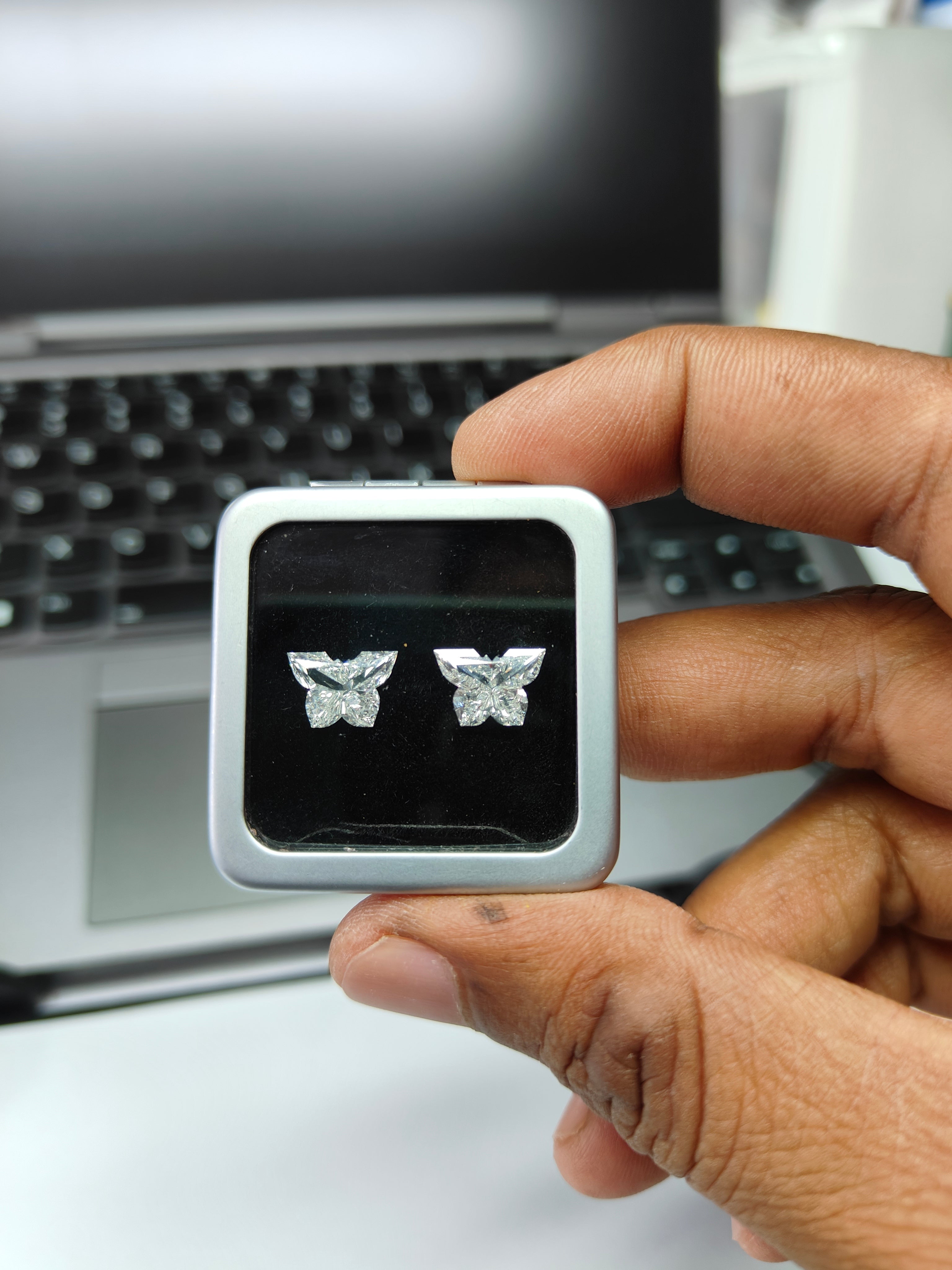 DEF VS-VVS 2.00 PAIR LAB GROWN DIAMONDS. BEAUTIFUL BUTTERFLY CUTS