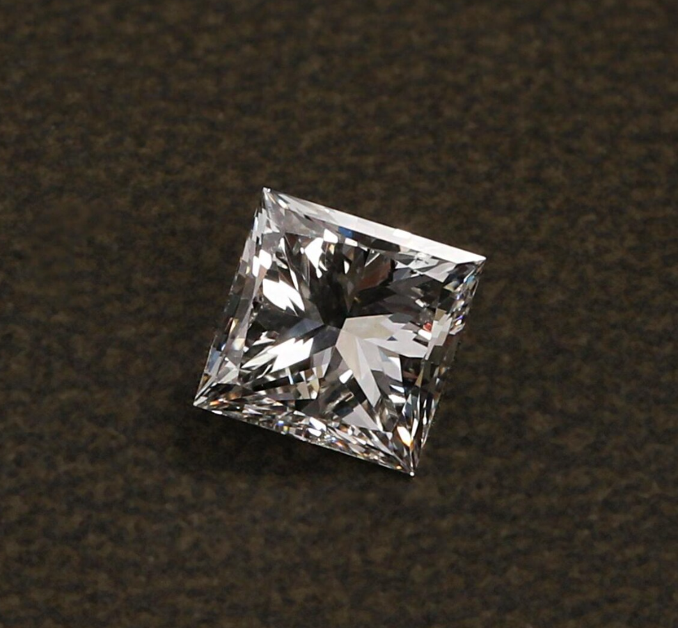 Princess Cut Lab Grown | IGI Certified | 0.50-6 CT